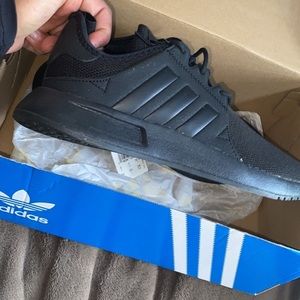 Adidas Sneakers